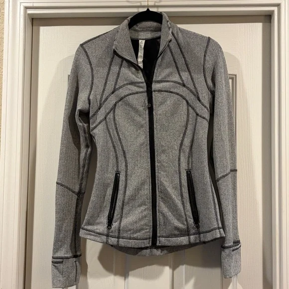 Lululemon Gray Women's Zip-Front Active Jacket like new size 4 - Picture 4 of 6